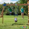 Aire de jeu en bois avec toboggan balançoire et plateforme