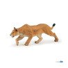 Figurine Lionne chassant