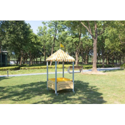 Mobile Mud Table with pointed Roof - Papouille